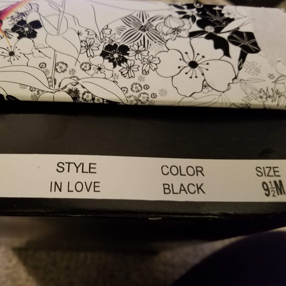 Black Leather Wedge Size 9 1/2 - Picture 3 of 3